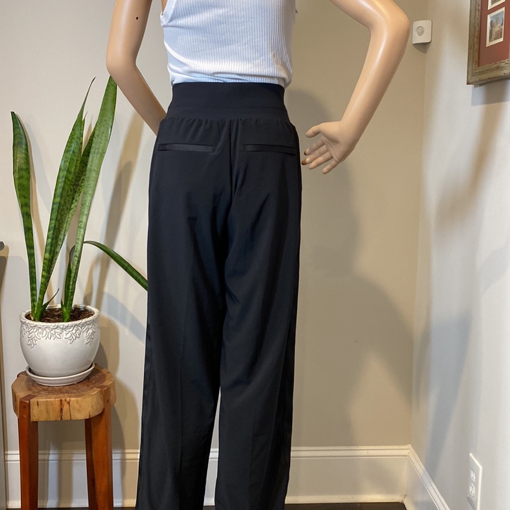 Athleta women’s black wide leg athletic pants size 4